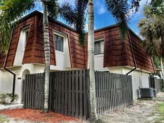 2216 White Pine Circle D, Greenacres, FL 33415