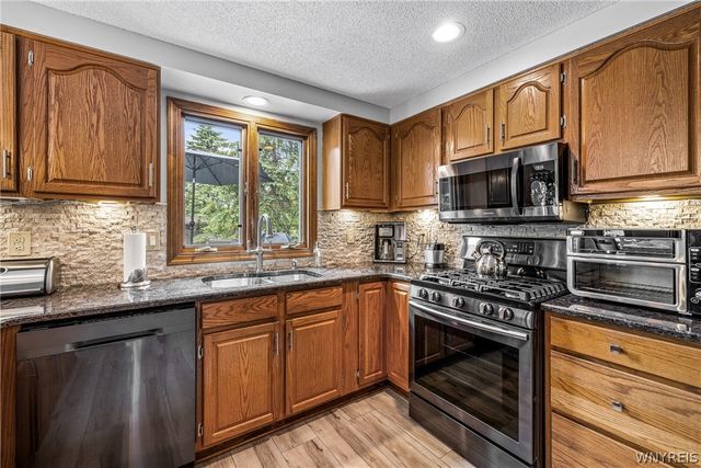 26 Hemlock Lane, Lancaster, NY 14086