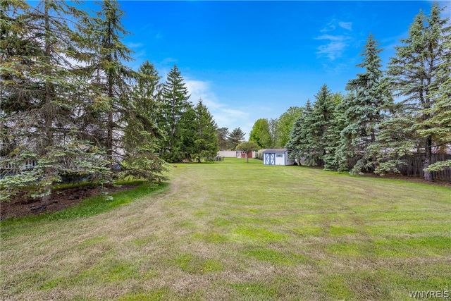 26 Hemlock Lane, Lancaster, NY 14086
