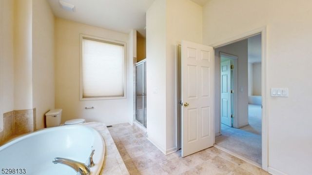 1 White Oak Ct, Hardyston Twp., NJ 07419