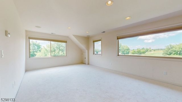 1 White Oak Ct, Hardyston Twp., NJ 07419