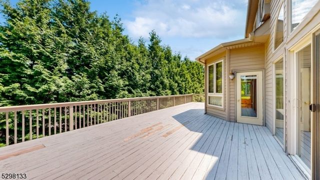 1 White Oak Ct, Hardyston Twp., NJ 07419