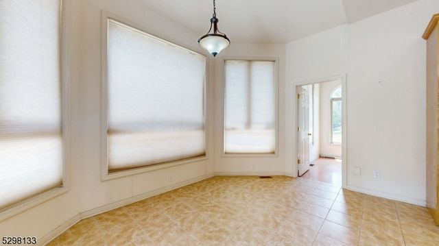 1 White Oak Ct, Hardyston Twp., NJ 07419