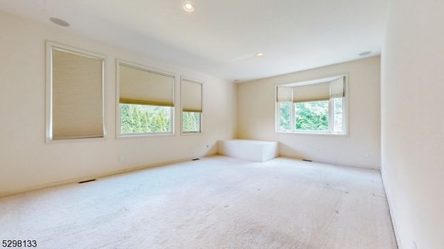 1 White Oak Ct, Hardyston Twp., NJ 07419