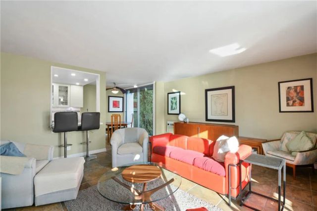 2101 E 2nd St 305, Long Beach, CA 90803