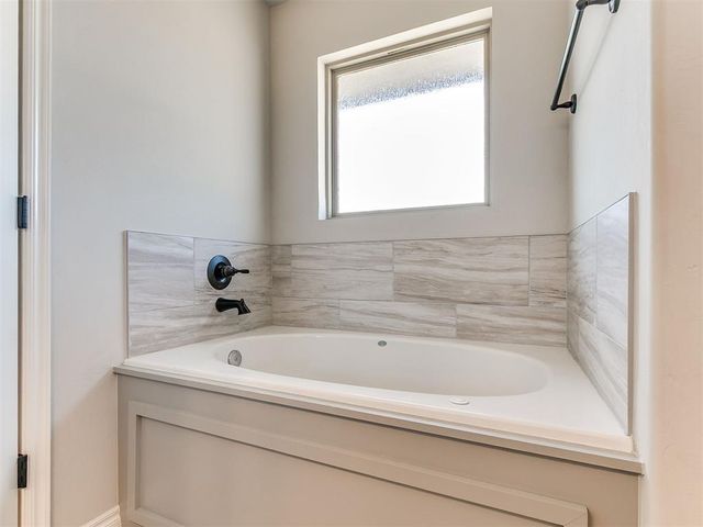 9317 Anaum Lane, Yukon, OK 73099