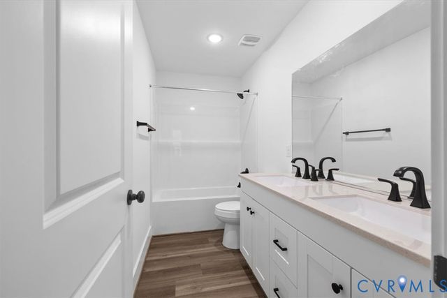2242 Lakeview Dr, Powhatan, VA 23139