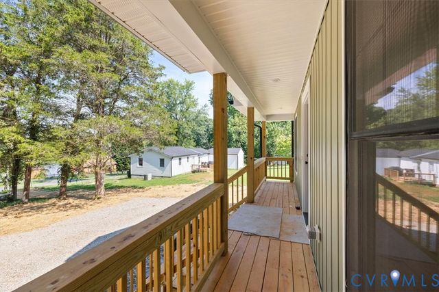 2242 Lakeview Dr, Powhatan, VA 23139