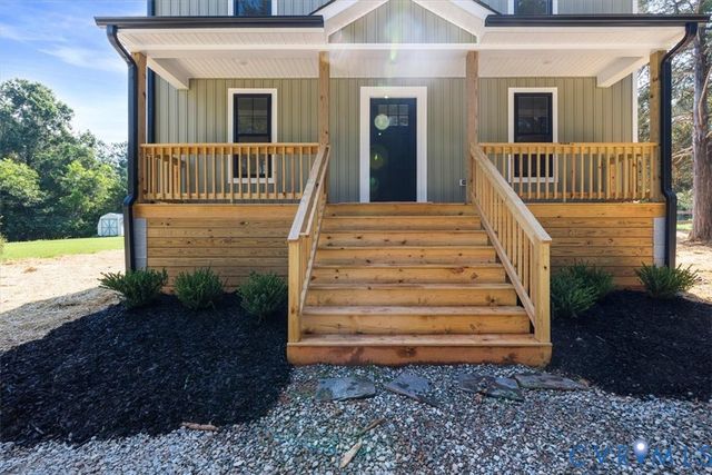 2242 Lakeview Dr, Powhatan, VA 23139