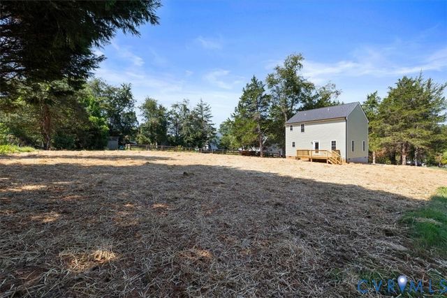 2242 Lakeview Dr, Powhatan, VA 23139