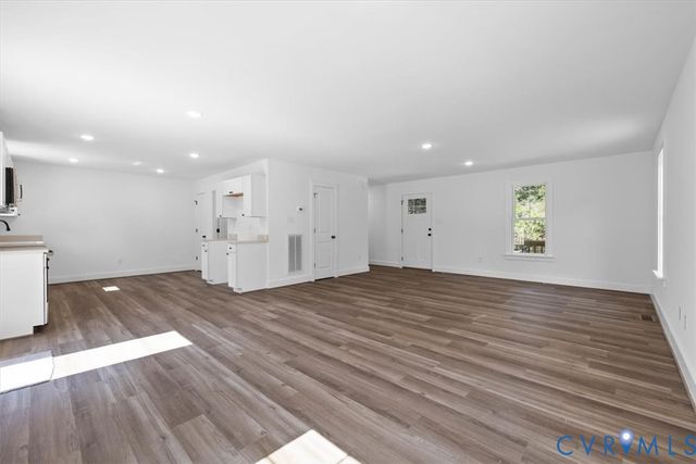 2242 Lakeview Dr, Powhatan, VA 23139