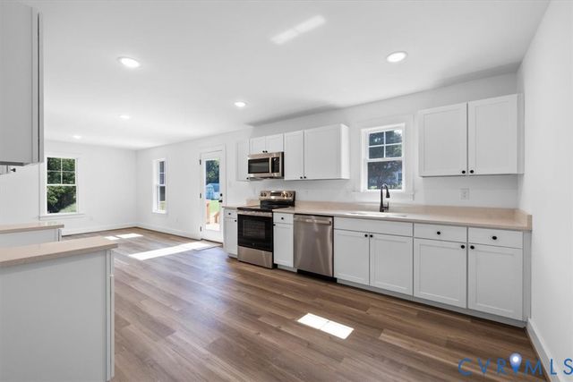 2242 Lakeview Dr, Powhatan, VA 23139