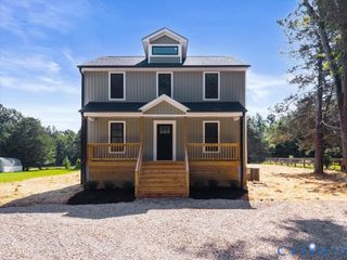 2242 Lakeview Dr, Powhatan, VA 23139