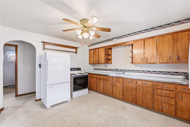 3489 Sample Rd, Hermitage, PA 16148