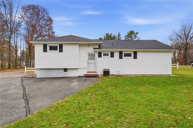 3489 Sample Rd, Hermitage, PA 16148