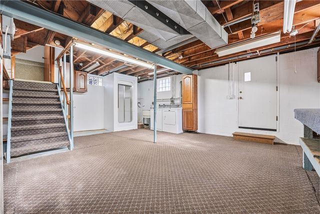 3489 Sample Rd, Hermitage, PA 16148