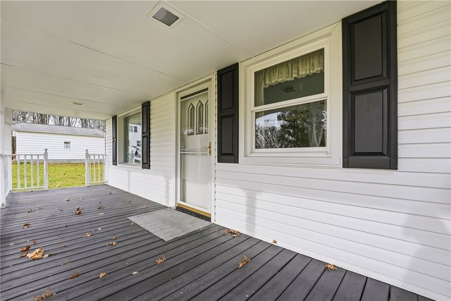 3489 Sample Rd, Hermitage, PA 16148