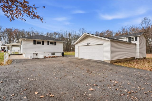 3489 Sample Rd, Hermitage, PA 16148