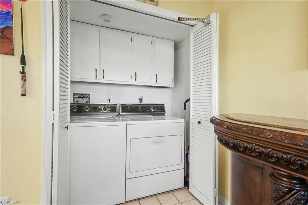 Image 15 of property listing at 4703 SE 17th PL 205, Cape Coral, FL 33904
