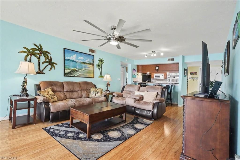 Image 2 of property listing at 4703 SE 17th PL 205, Cape Coral, FL 33904