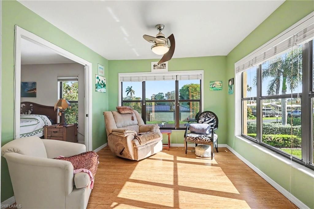 Image 8 of property listing at 4703 SE 17th PL 205, Cape Coral, FL 33904