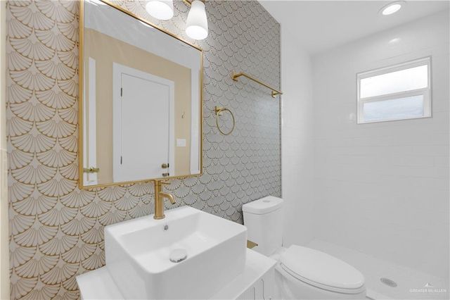 808 S 15th Avenue, Edinburg, TX 78539