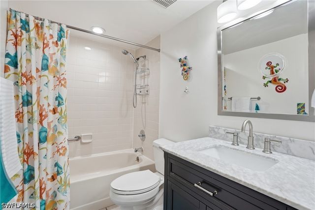 5625 Trailwinds DR 411, Fort Myers, FL 33907