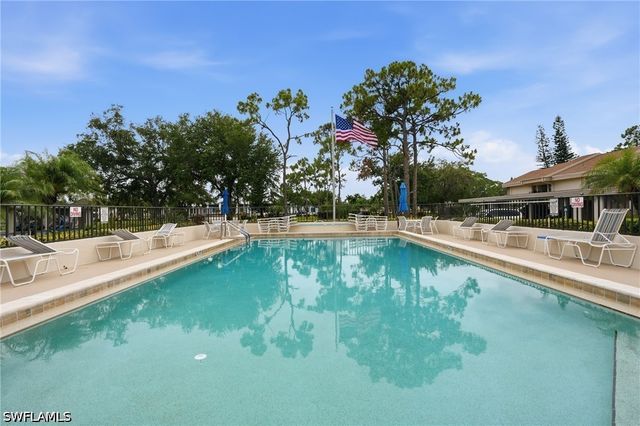 5625 Trailwinds DR 411, Fort Myers, FL 33907