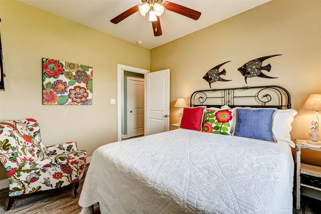 950 Seadrift Drive, Crystal Beach, TX 77650