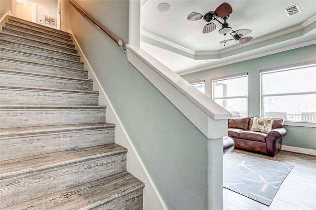 950 Seadrift Drive, Crystal Beach, TX 77650