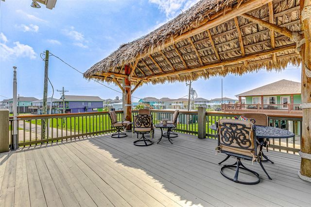 950 Seadrift Drive, Crystal Beach, TX 77650