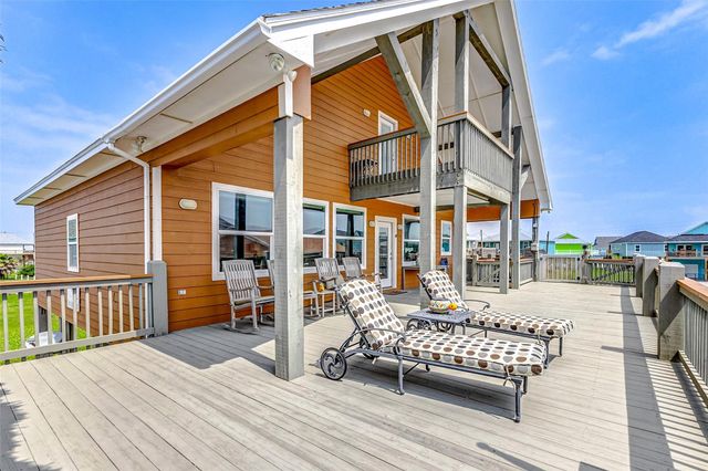 950 Seadrift Drive, Crystal Beach, TX 77650