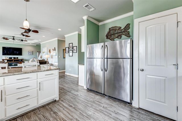 950 Seadrift Drive, Crystal Beach, TX 77650