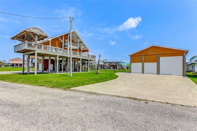 950 Seadrift Drive, Crystal Beach, TX 77650