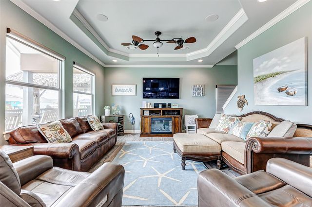 950 Seadrift Drive, Crystal Beach, TX 77650