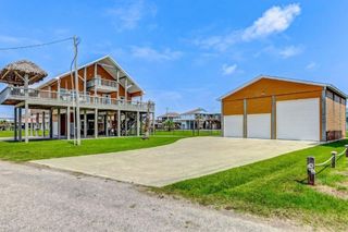 950 Seadrift Drive, Crystal Beach, TX 77650