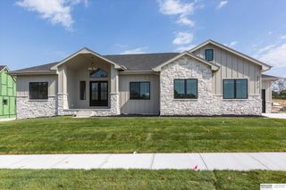 5717 S 200th Circle, Omaha, NE 68135