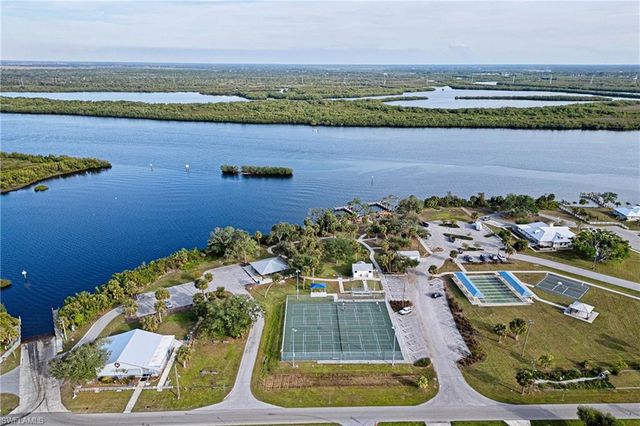 3000 Peace River DR, Punta Gorda, FL 33983