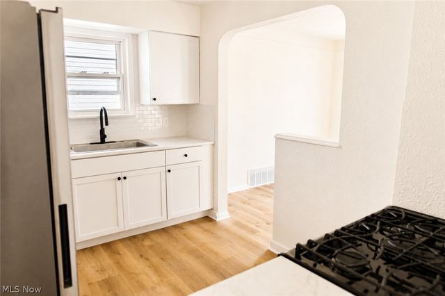 13520 Saint James Avenue, Cleveland, OH 44135