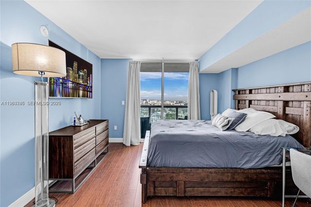 1800 N Bayshore Dr 3406, Miami, FL 33132