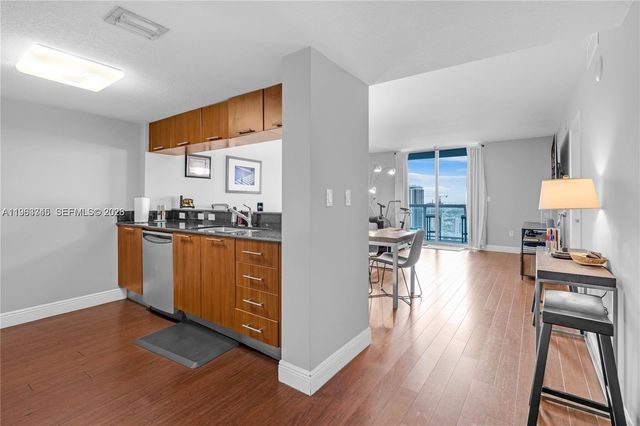 1800 N Bayshore Dr 3406, Miami, FL 33132