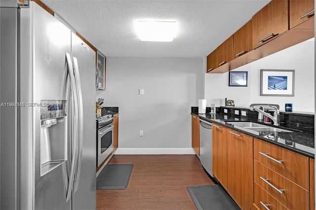 1800 N Bayshore Dr 3406, Miami, FL 33132