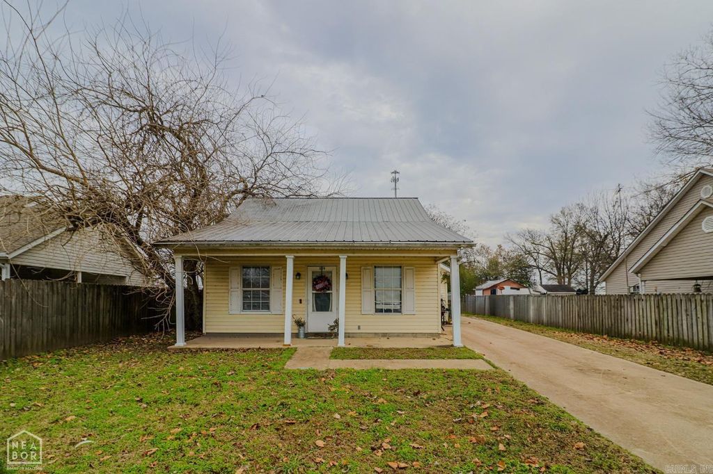 329 Sharon Drive, Trumann, AR 72472