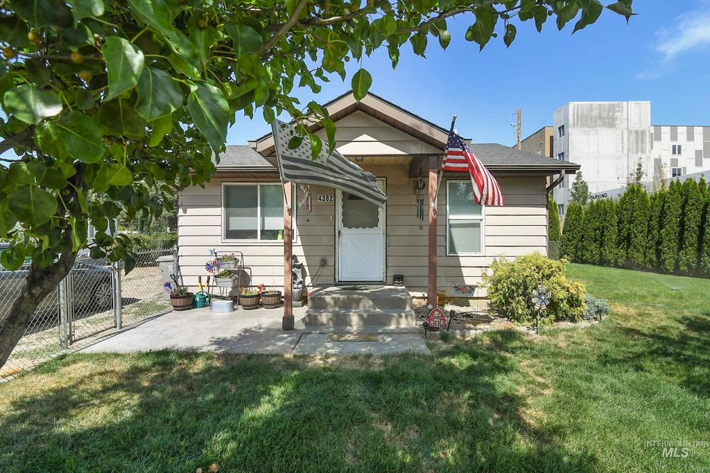 4382 N Adams St, Garden City, ID 83714