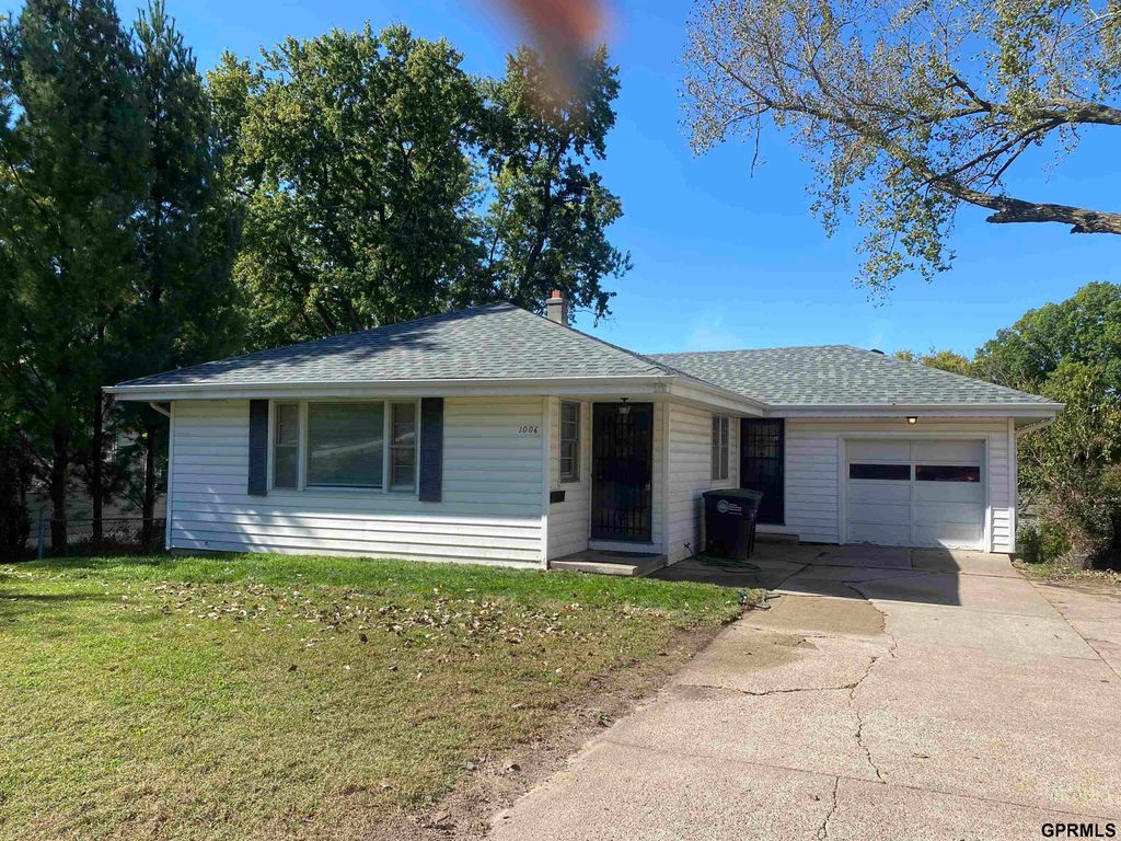 1006 N 76 Street, Omaha, NE 68114