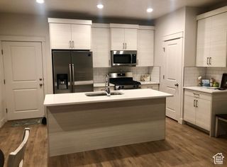 245 E BRIGHAM LN, North Salt Lake, UT 84054