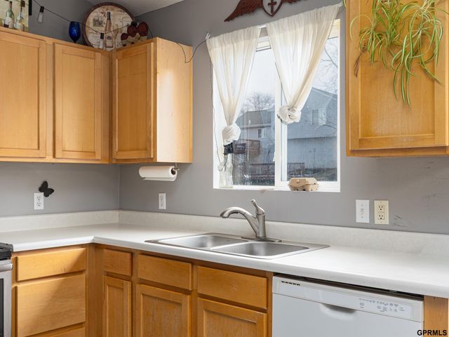 7905 Bauman Avenue, Omaha, NE 68122