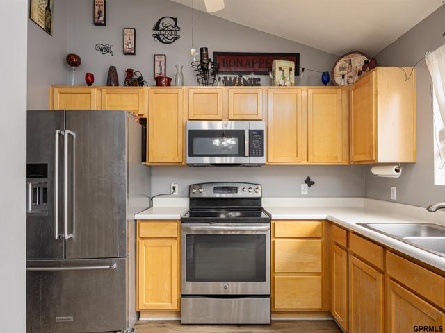 7905 Bauman Avenue, Omaha, NE 68122