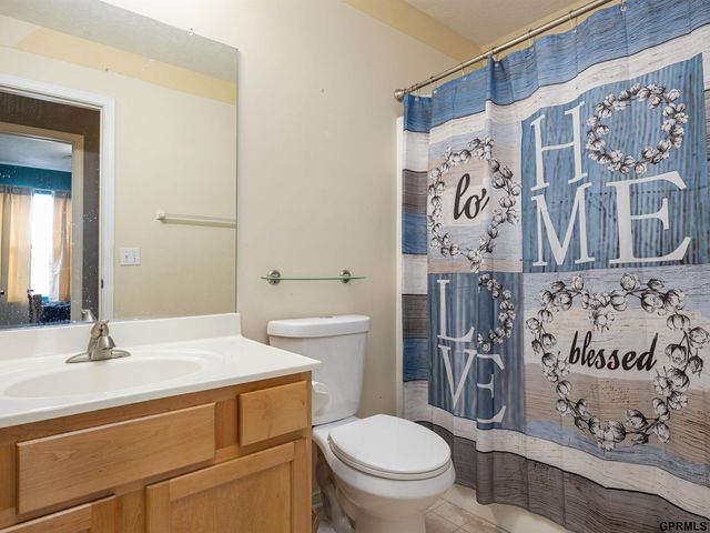 7905 Bauman Avenue, Omaha, NE 68122