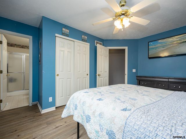 7905 Bauman Avenue, Omaha, NE 68122